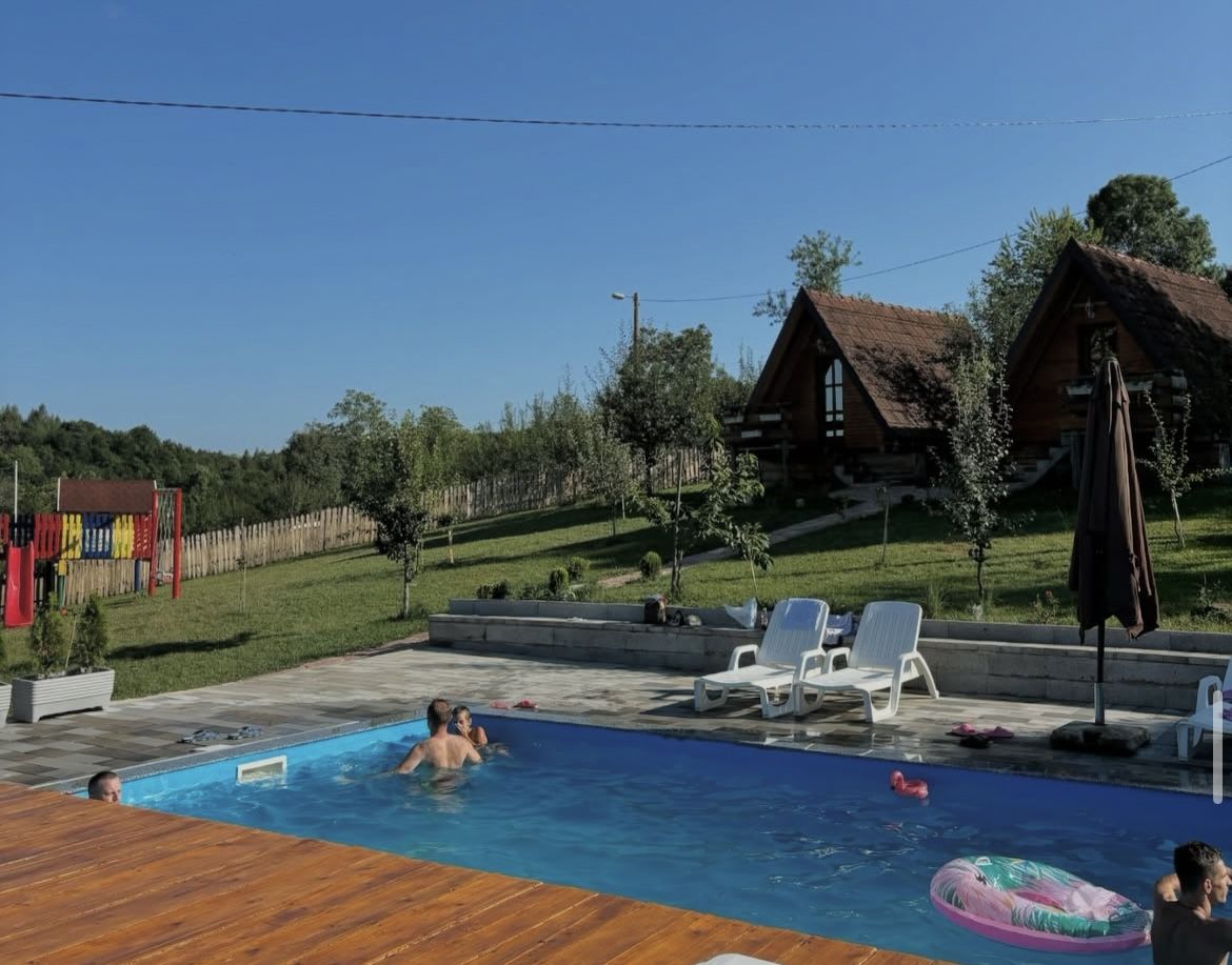 Ranč Čolić — bazen i panorama
